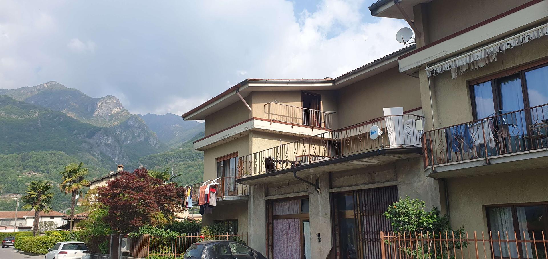 Porzione di villa in Calbiga, Porlezza