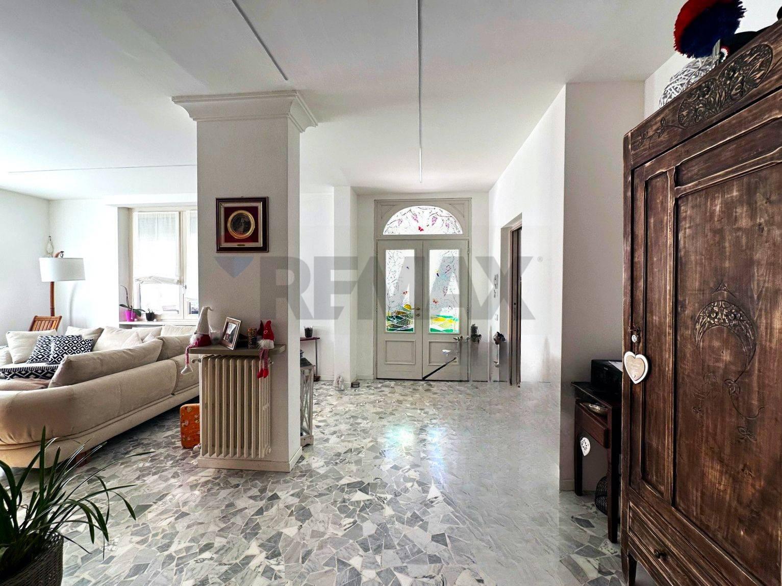 Casa indipendente in Via Lussemburgo, Verbania