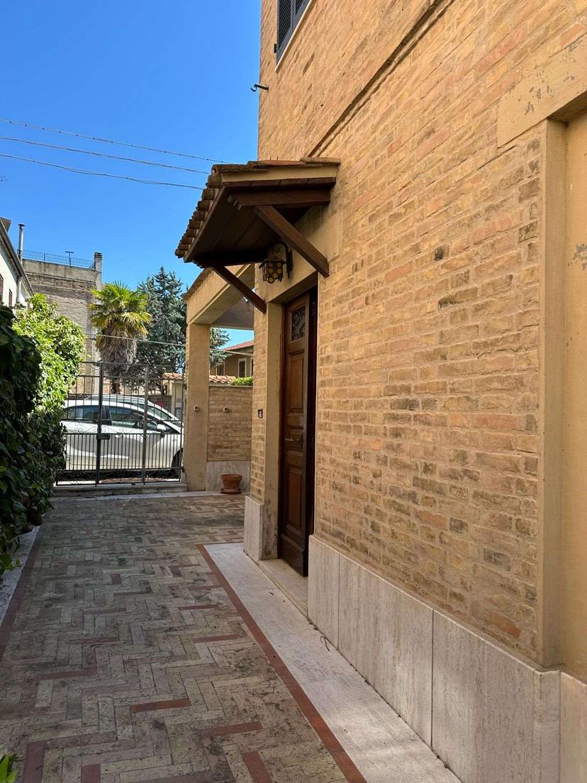 Villa bifamiliare, Osimo — foto 4 di 5