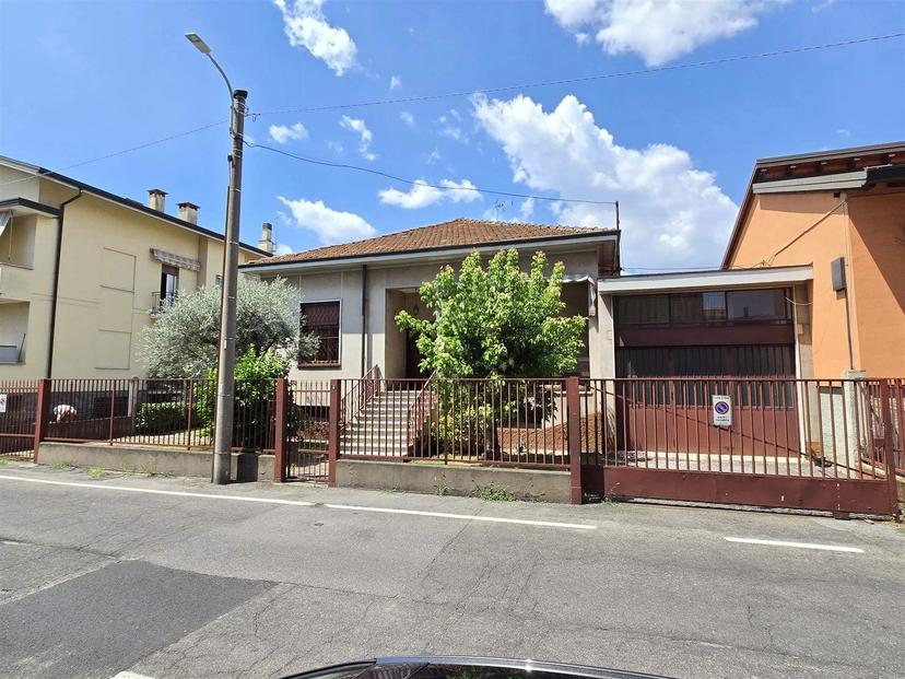 Villa in Via Mogadiscio, Monza — foto 2 di 5