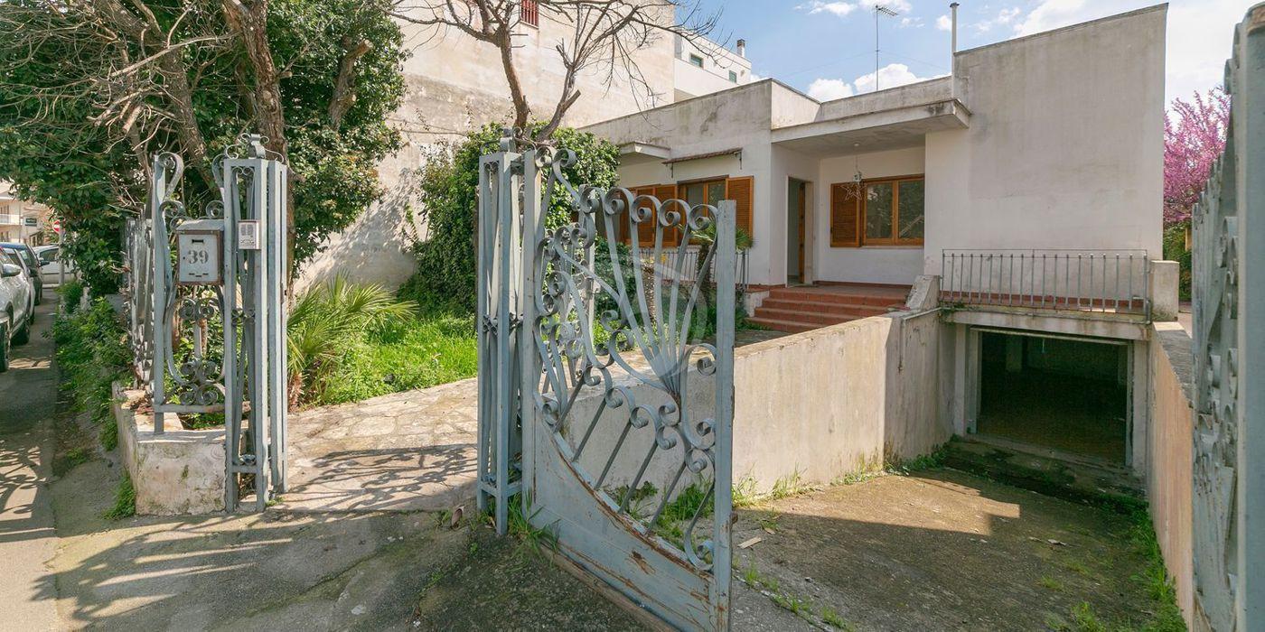 Villa in Via a. Volta 37, Nardò
