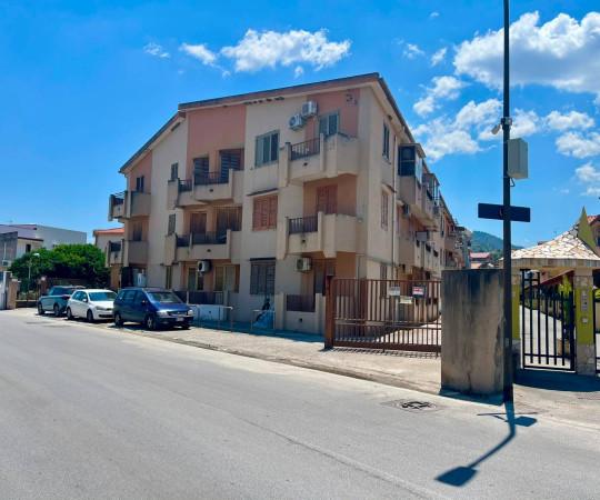 Quadrilocale in Via Gaspare Amodeo 98, Oliveri
