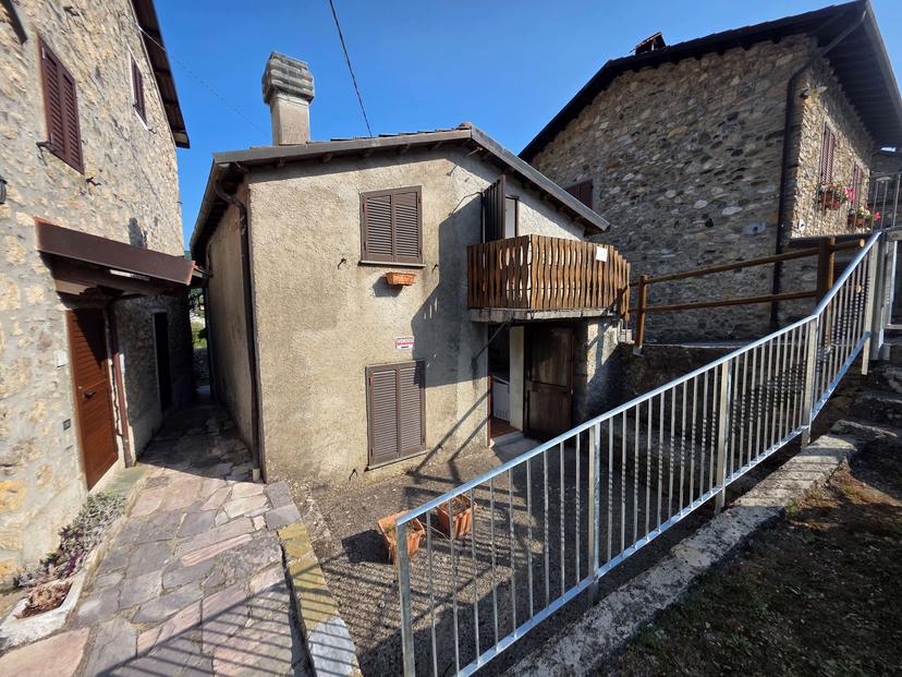 Porzione di casa in Via Eruopa, Vagli Sotto — foto 2 di 5