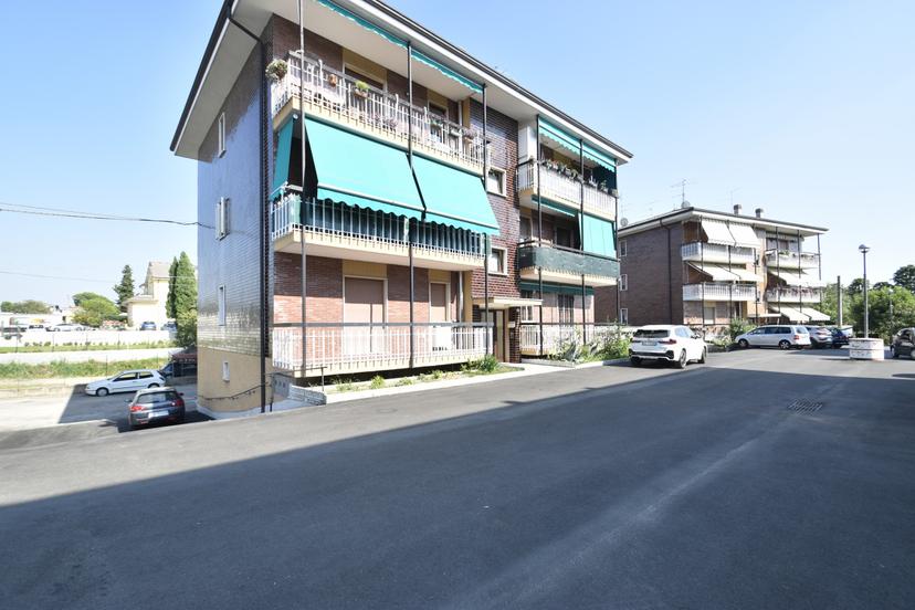 Trilocale in Vicolo Burlin 3, Castelnuovo del Garda — foto 2 di 5