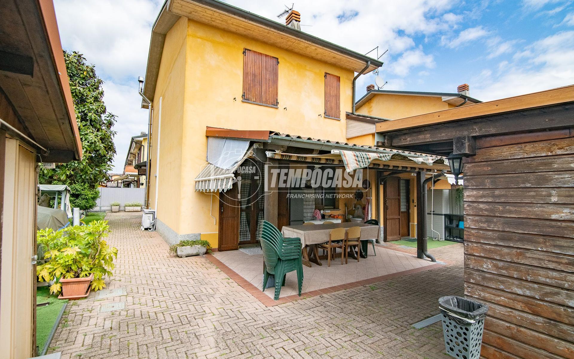 Villa a schiera in Via Brusocchi 38, Fornovo San Giovanni