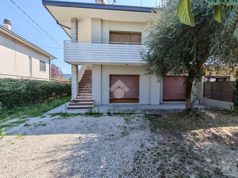 Villa in Viale Vittorio Veneto 33, Godega di Sant'Urbano — foto 4 di 5