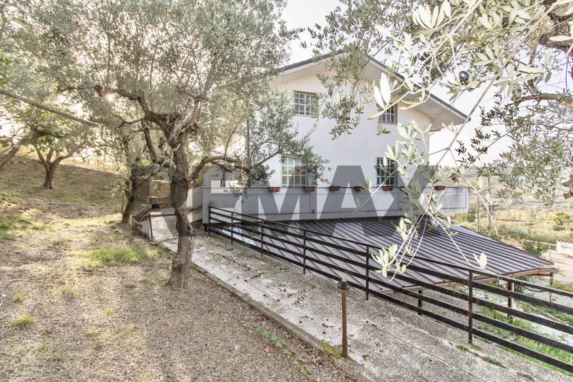 Villa in Contrada Montupoli Avenna 128, Miglianico — foto 3 di 5