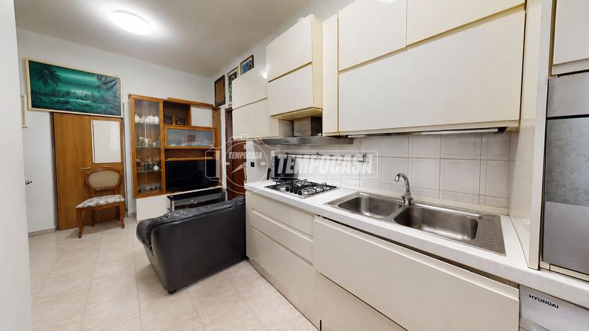 Bilocale in Via Bagatti Valsecchi, Varedo — foto 2 di 5