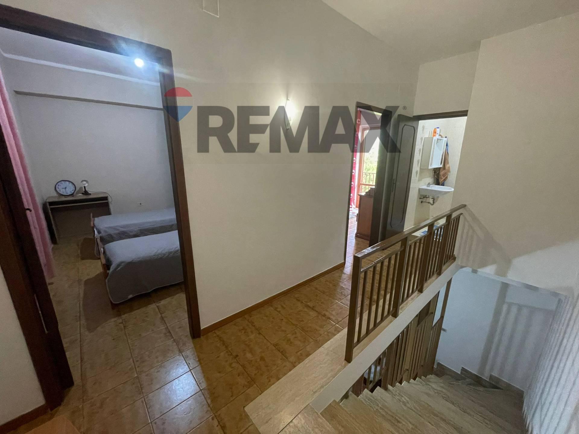 Casa indipendente in Via Monte Bianco 19, Corigliano-Rossano