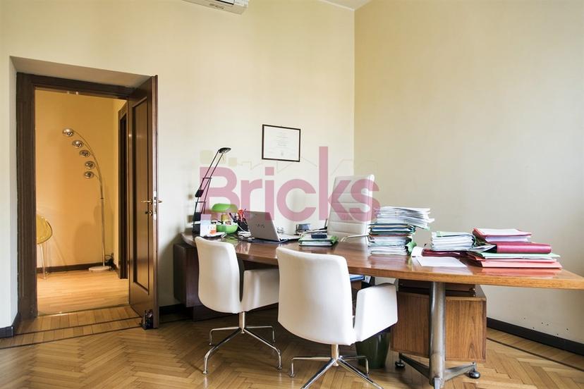 Villa bifamiliare in Piazza V Giornate 10, Milano — foto 5 di 5