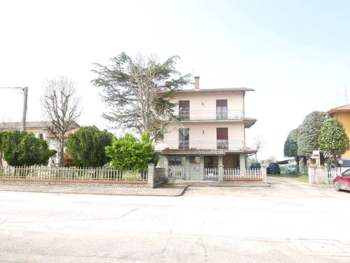 Casa indipendente in Via Erbosa 16, Forlì