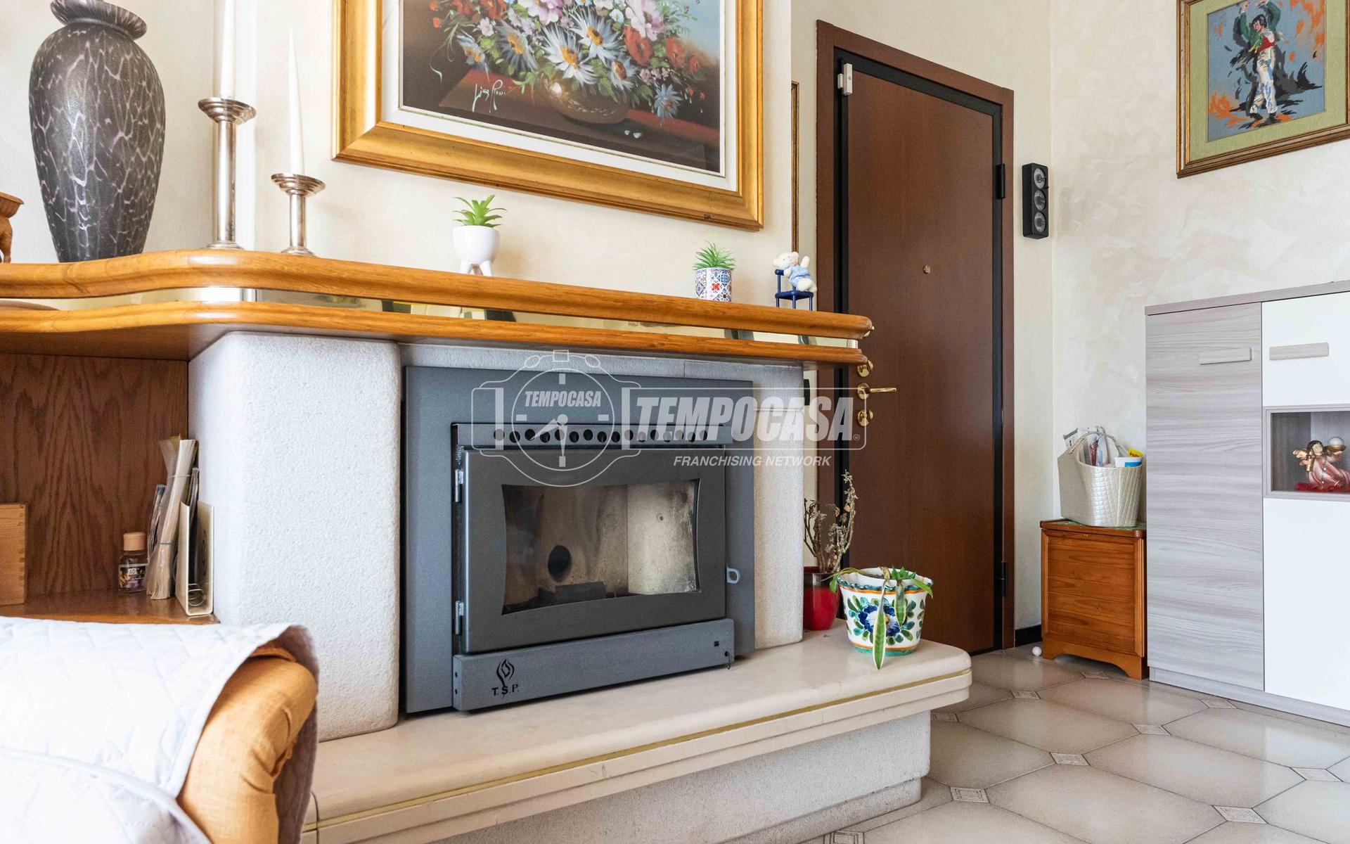 Trilocale in Via John Fitzgerald Kennedy 16, Oggiono