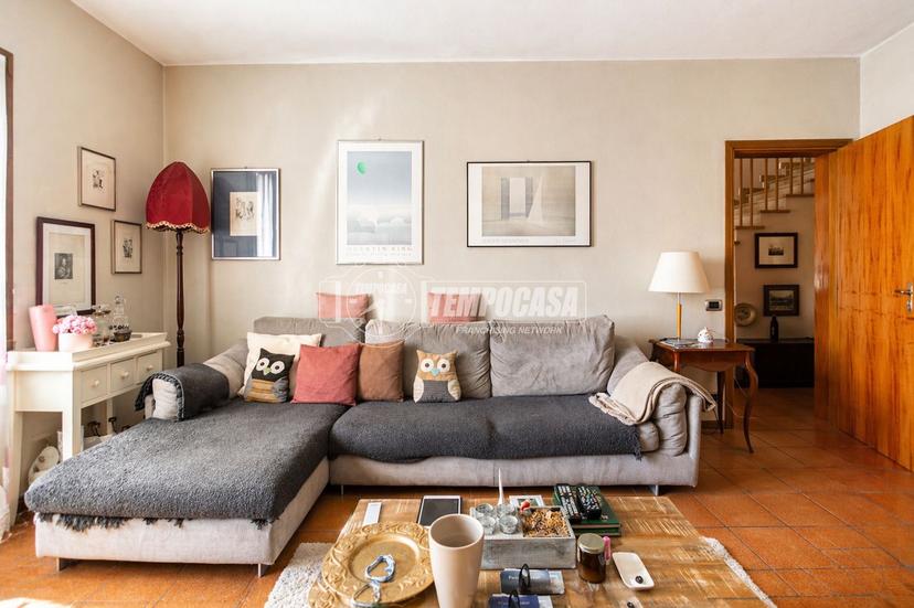 Casa indipendente in Via Ruggero da Vezzano, Reggio nell'Emilia — foto 2 di 5