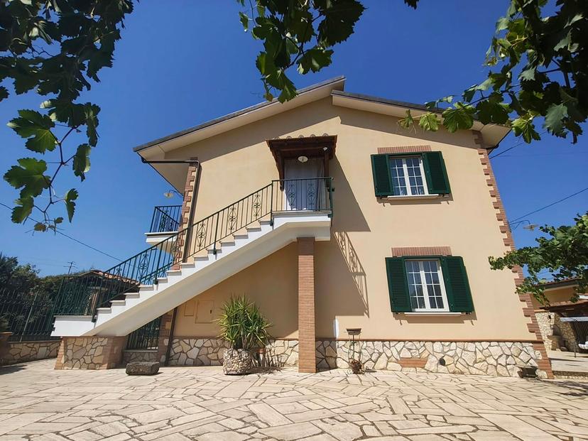 Casa indipendente in Vocabolo Pietre Bianche Snc, Orte — foto 3 di 5