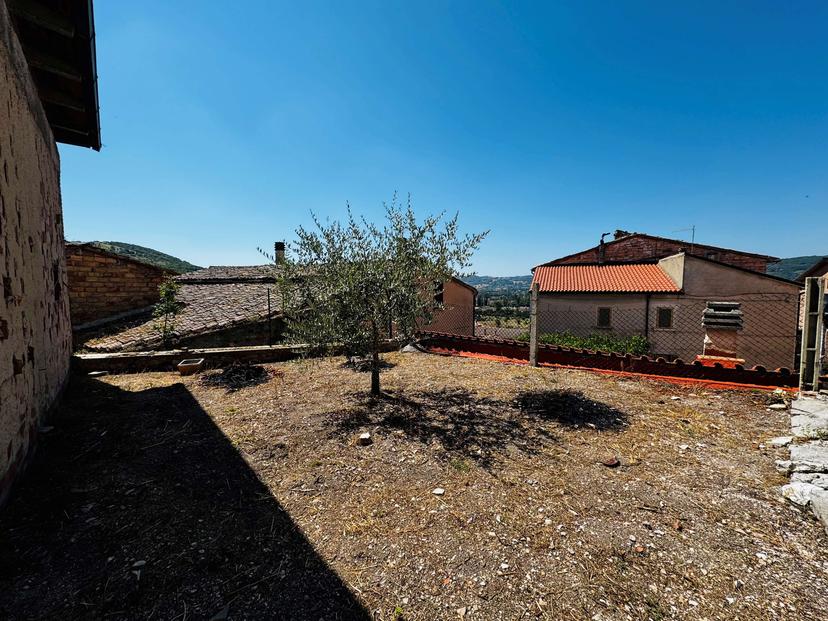 Villa in Frazione Palazzo Mancinelli 70, Gualdo Tadino — foto 4 di 5