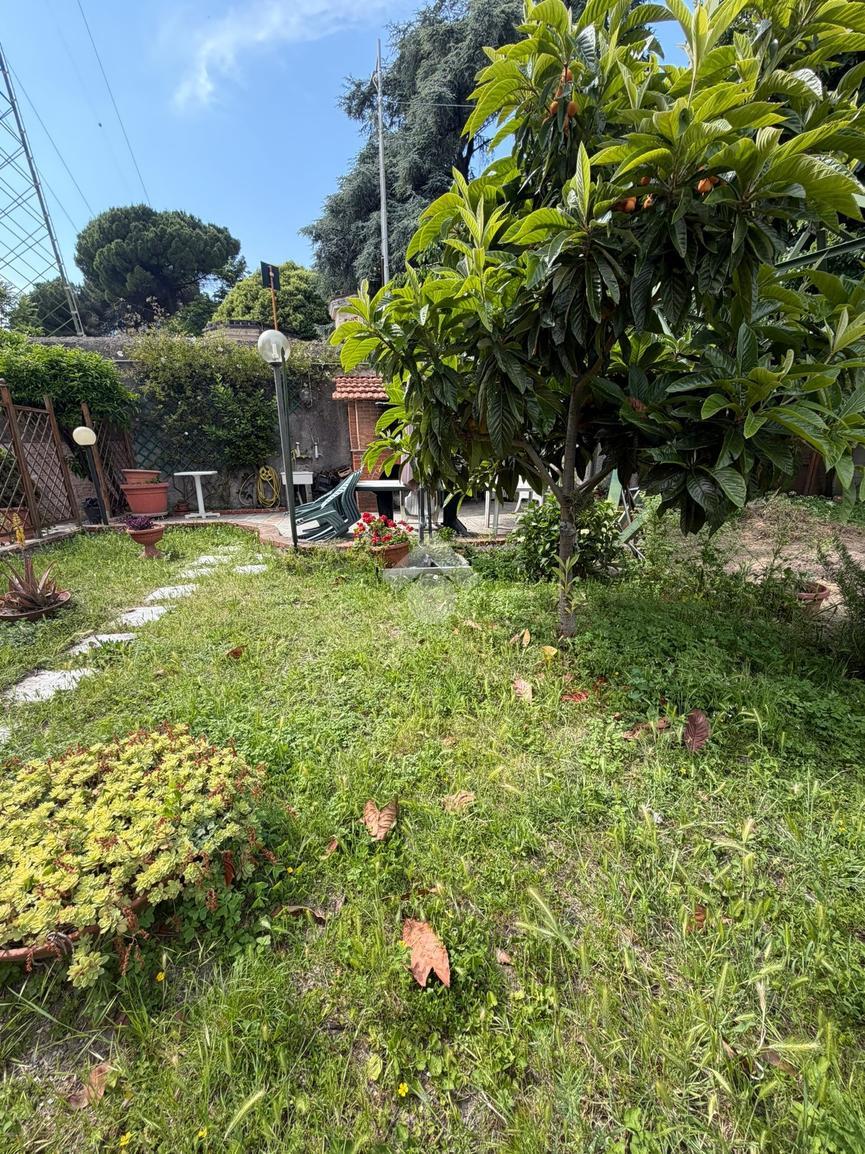Casa indipendente in Via Coronata 107, Genova