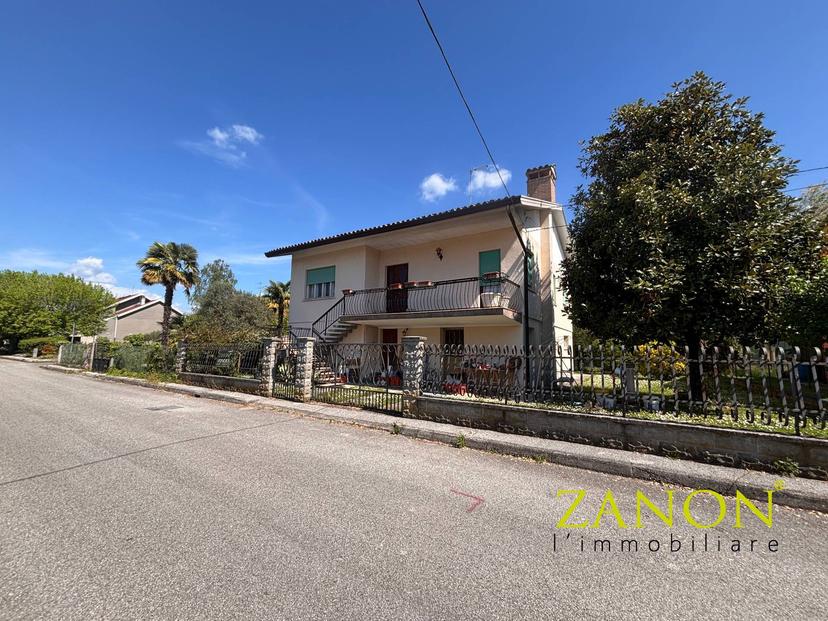 Casa indipendente in Via Treffen 4, Capriva del Friuli — foto 5 di 5