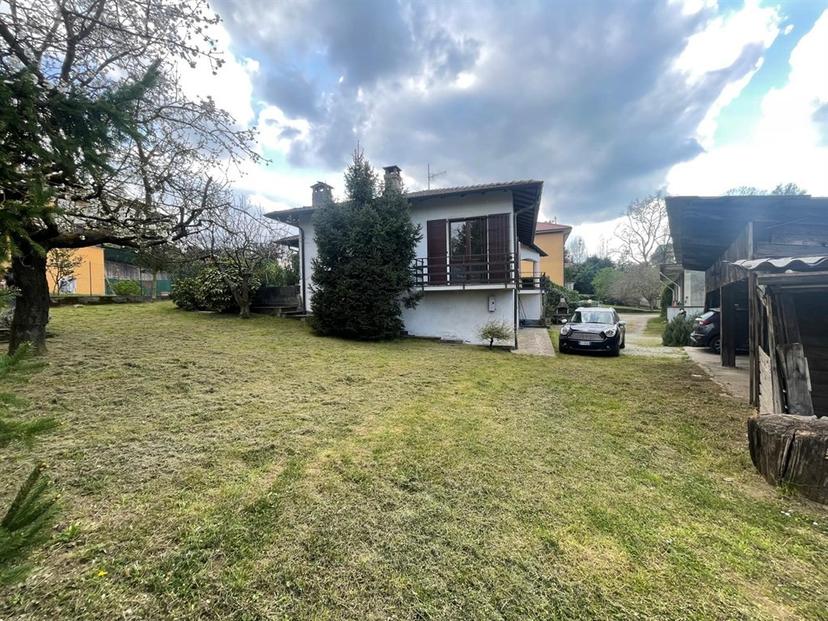 Villa in Via 1° Maggio, Azzate — foto 3 di 5