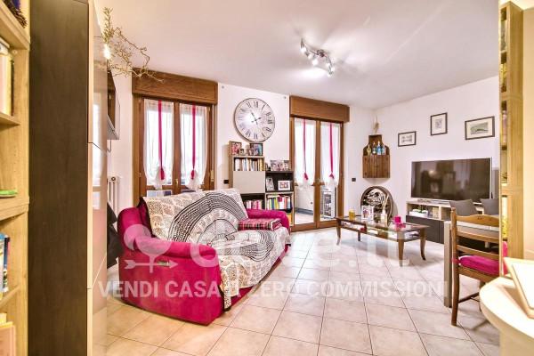 Trilocale in Via Padri Ladie' 2, Casaletto Lodigiano — foto 2 di 5