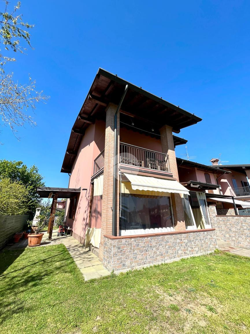 Villa a schiera in Via Roma 1, Brandico