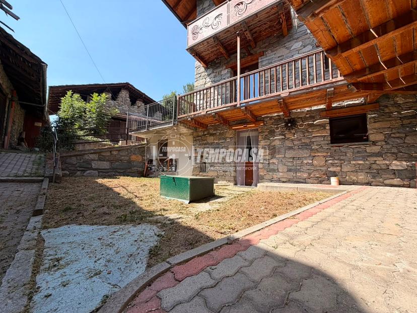 Bilocale in Frazione Montjoux 6, Gignod — foto 2 di 5