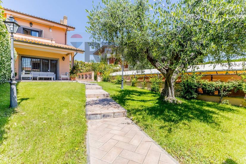 Villa in Via Marina di Sorso 25, Fiumicino — foto 3 di 5