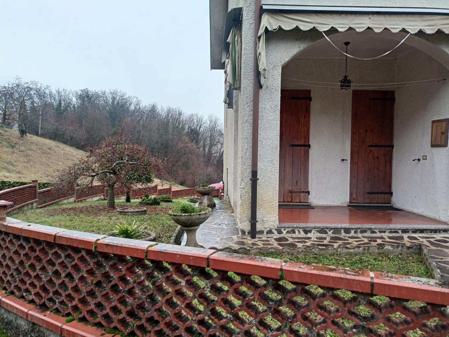 Villa a schiera, Gropparello