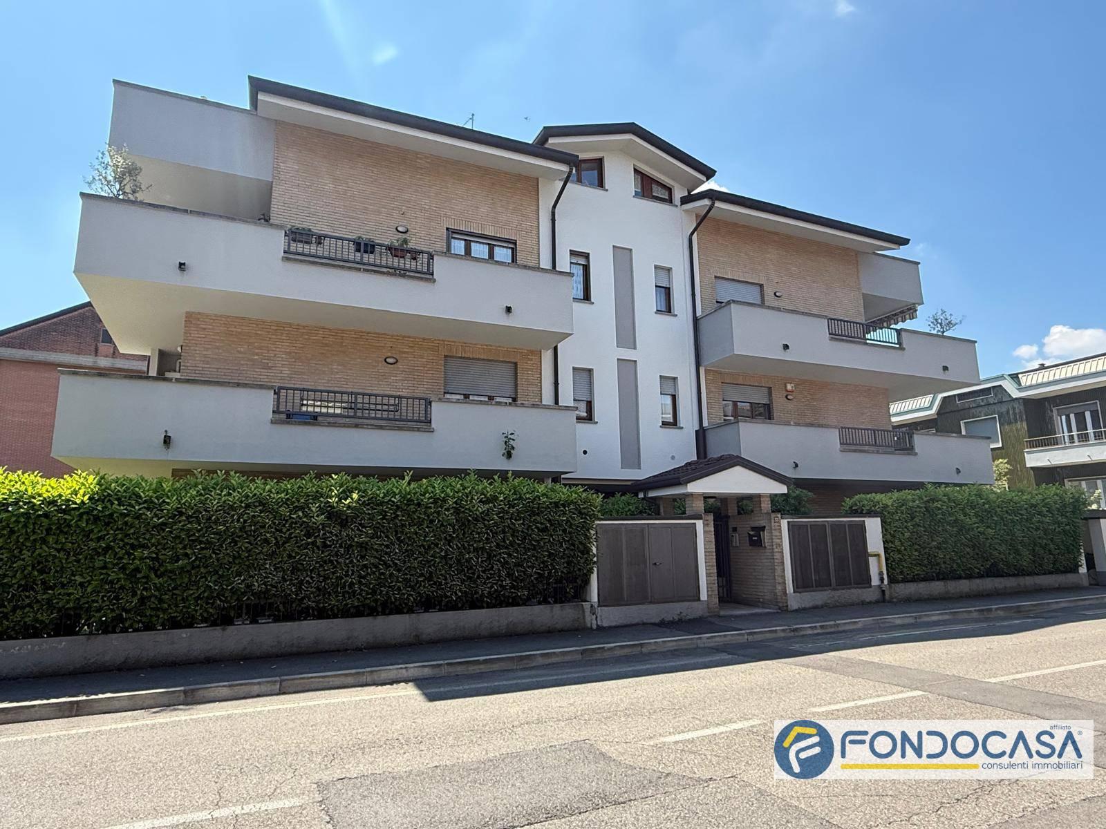 Trilocale in Via Cesare Battisti 33, Cesano Maderno