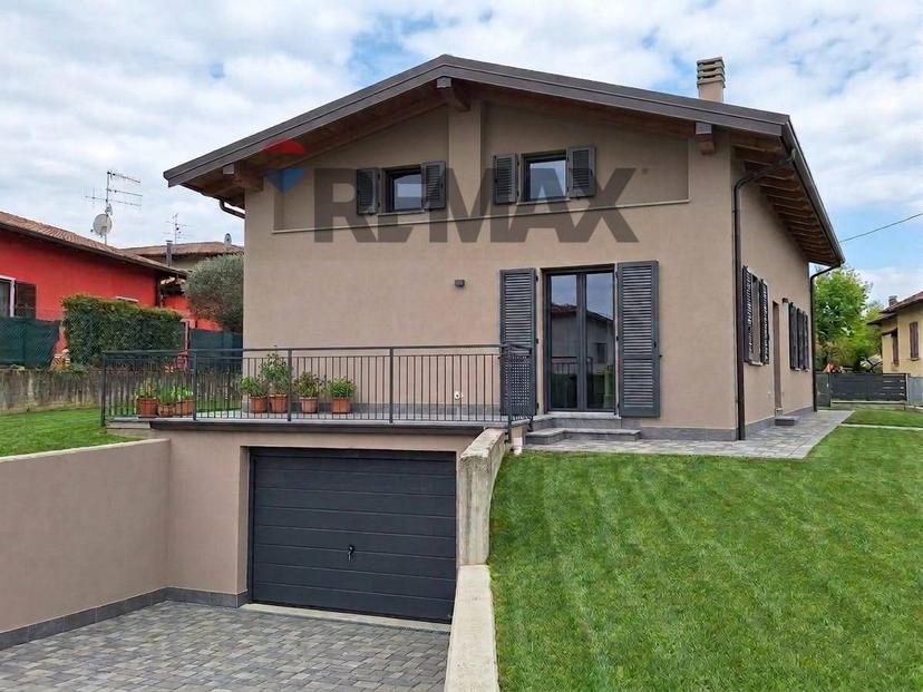 Villa in Via per Domo 2, Castelveccana — foto 4 di 5