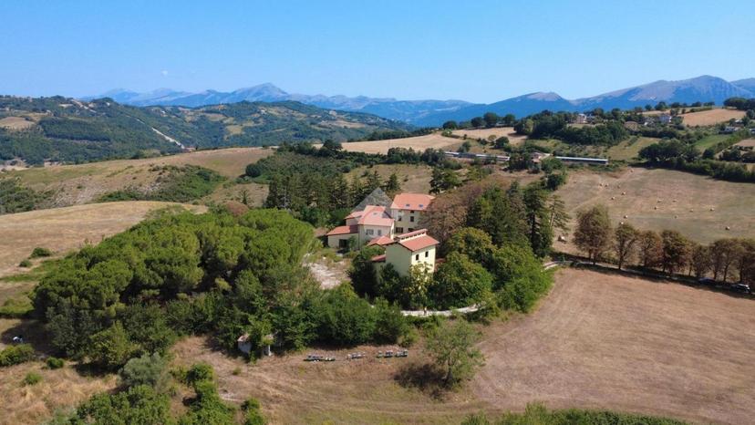 Casa indipendente in Via Grello, Gualdo Tadino — foto 3 di 5