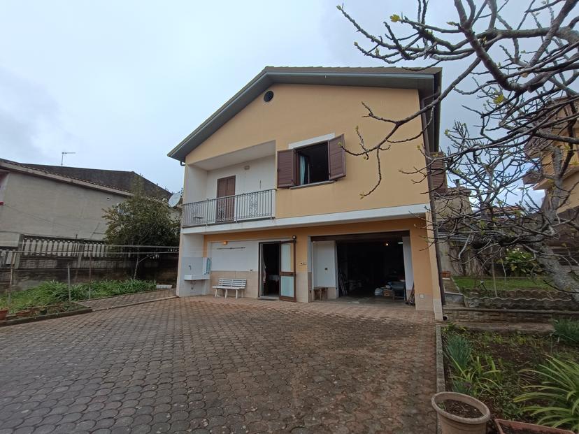 Casa indipendente in Viale d'Europa Traversa 2 15, Cortale