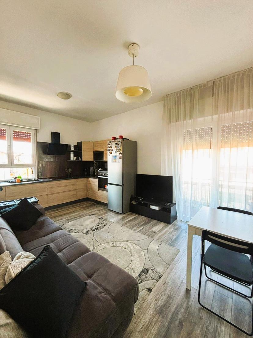 Trilocale in Via Stradella 10, Reggio nell'Emilia — foto 2 di 5