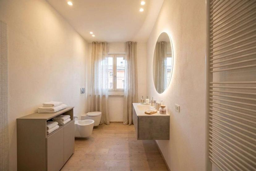 Quadrilocale in Via Emilia Santo Stefano 5, Reggio nell'Emilia — foto 5 di 5