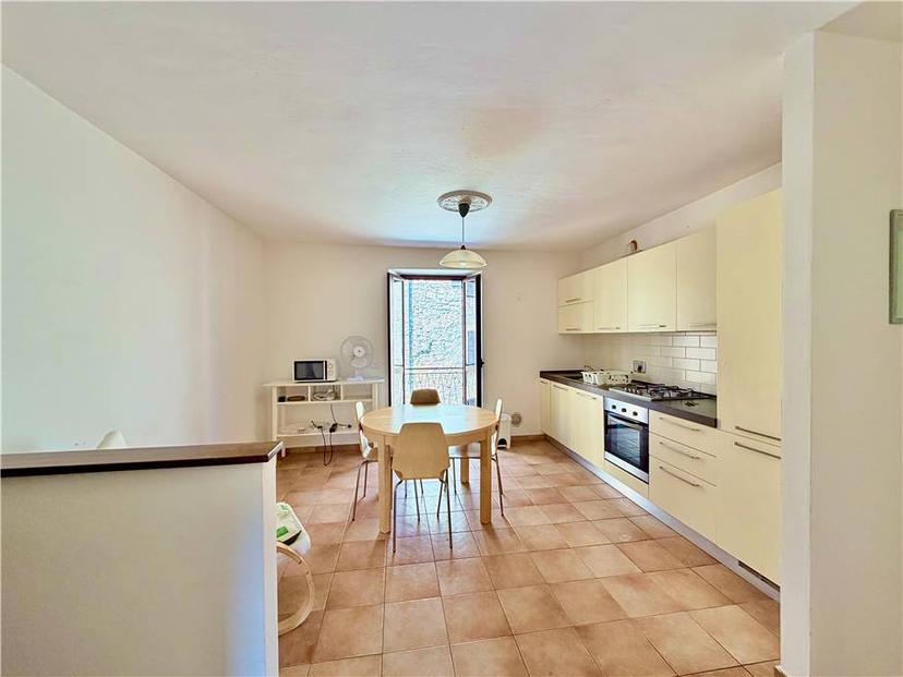 Quadrilocale in Via del Campanile 4, Gualdo Cattaneo — foto 3 di 5