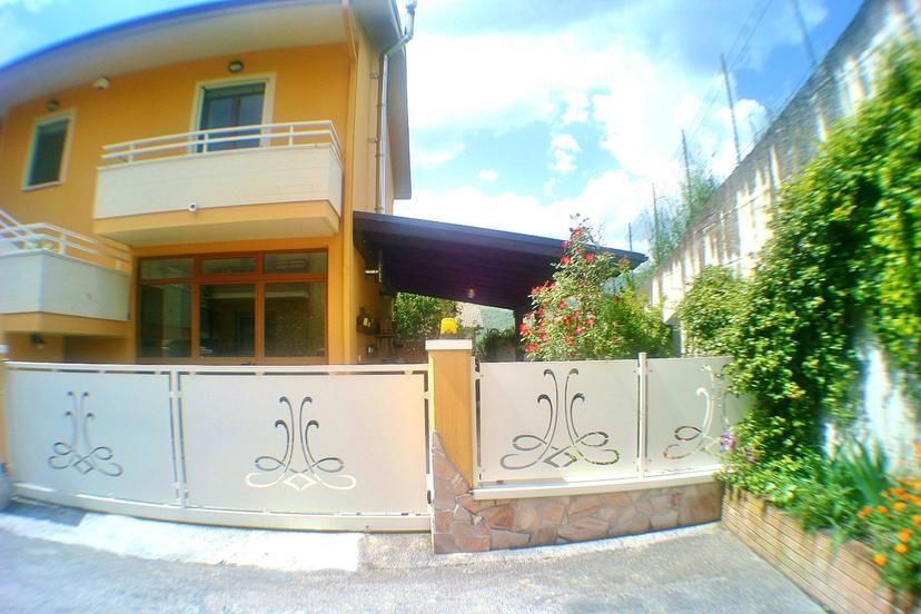 Villa a schiera in Via dei Colli - Valle San Giovanni, Teramo — foto 2 di 5