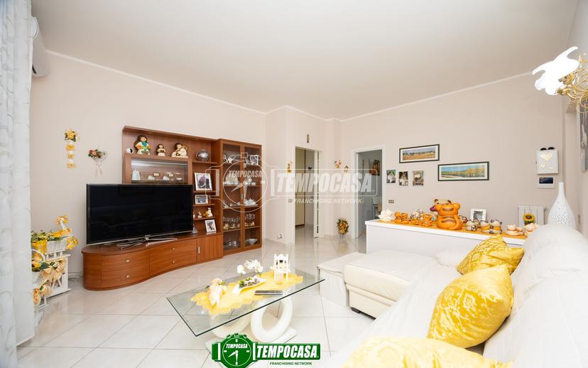 Trilocale in Via Tonale 8, Bellusco — foto 3 di 5