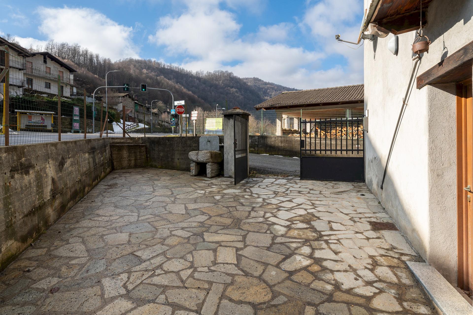 Casa indipendente in Via Aprico, Melle