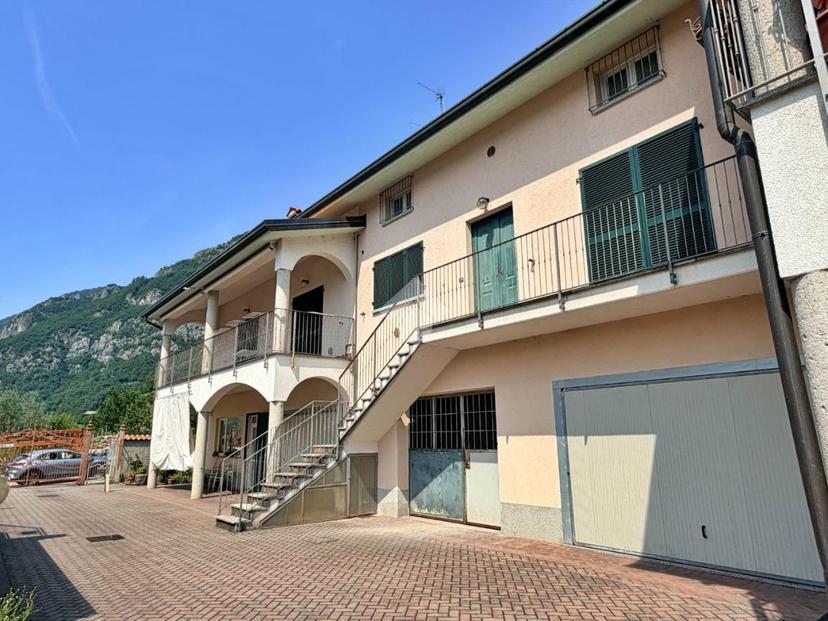 Villa a schiera in Via Ciserino 7, Lierna