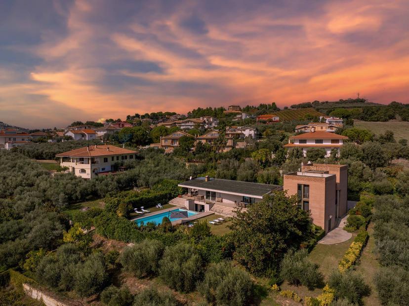 Villa in Viale Leonardo Petruzzi 11, Città Sant'Angelo — foto 3 di 5