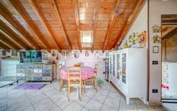 Villa in Via Giuseppe Mazzini 36/B, Biandronno