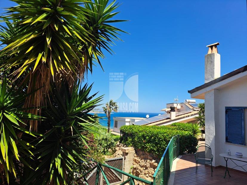 Villa bifamiliare in Viale Magna Grecia, Crotone — foto 4 di 5