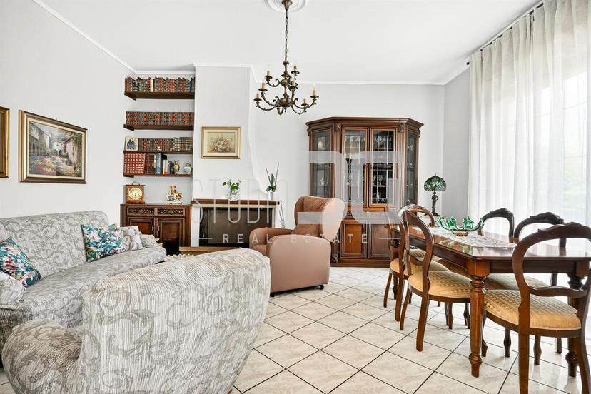 Porzione di casa in Via Podgora, Cesano Maderno