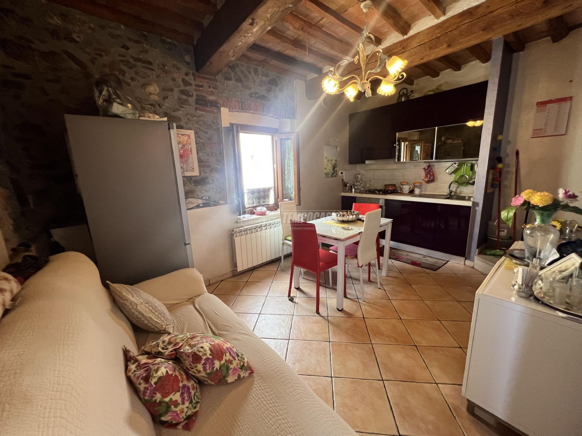 Trilocale in Via Sarzanese, Massarosa