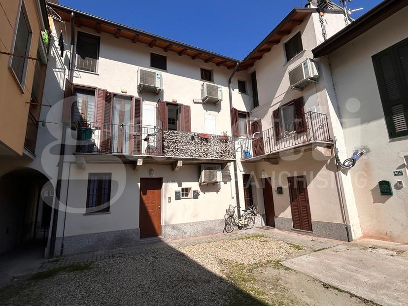 Trilocale in Corso Cavour  150, Garlasco — foto 3 di 5