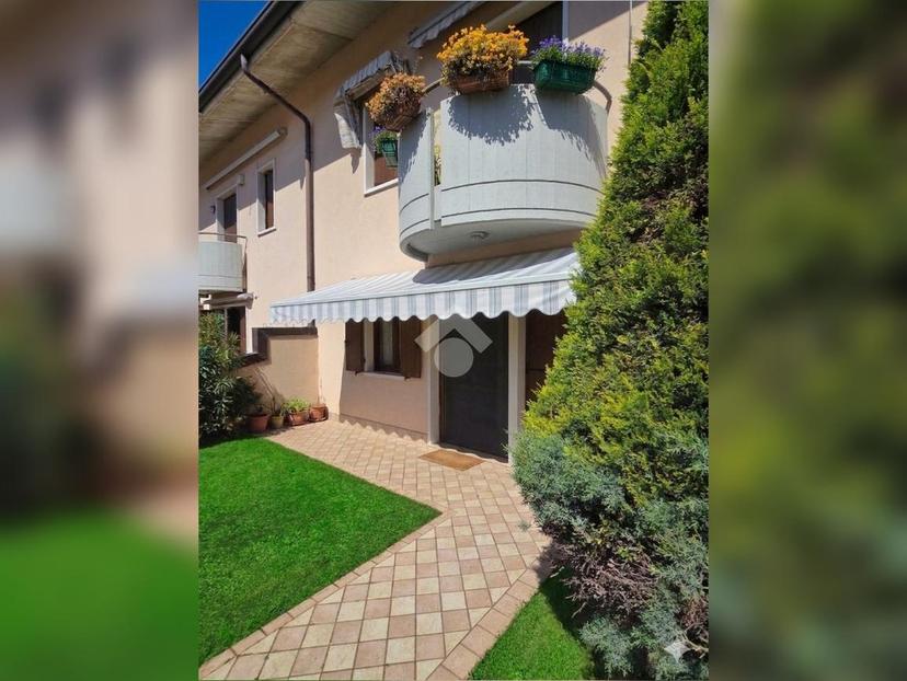 Villa a schiera in Vin Centro Paese 1, Castel d'Azzano — foto 2 di 5
