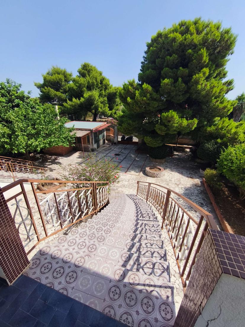Villa bifamiliare in Via Piraineto 20, Carini