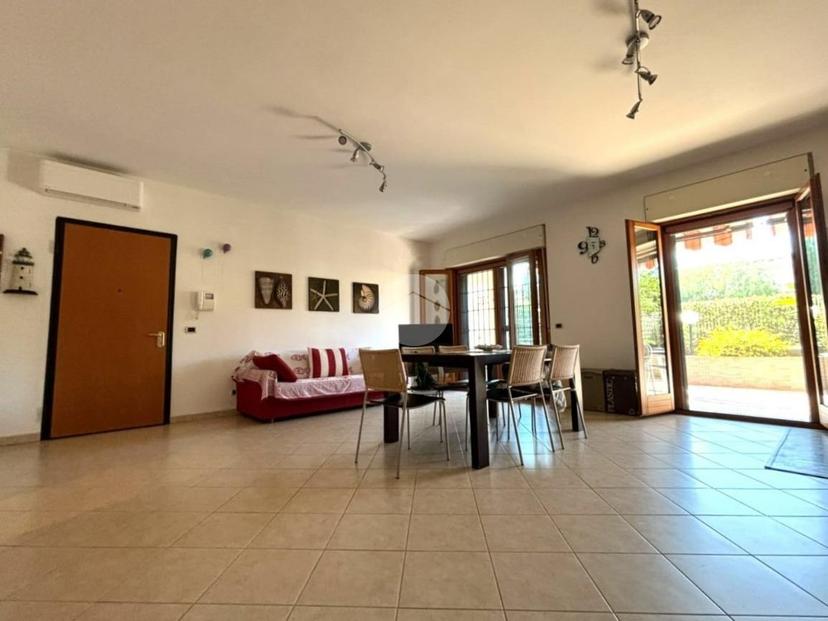 Trilocale in Via Italia 21, Sabaudia — foto 2 di 5