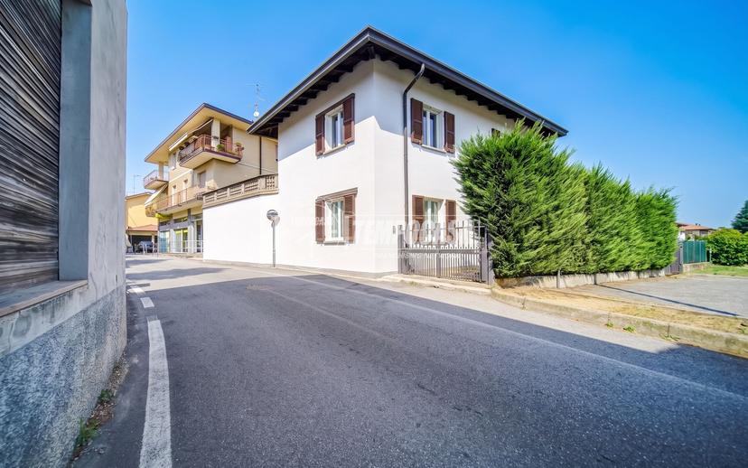 Casa indipendente in Via Fratelli Rosselli, Caronno Varesino — foto 3 di 5