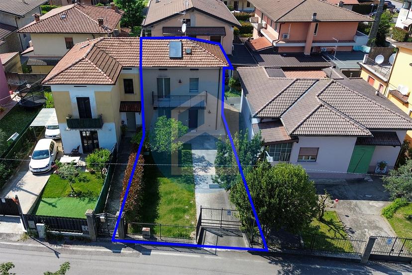 Villa a schiera in Via Giuseppe Verdi, Palazzolo sull'Oglio — foto 3 di 5
