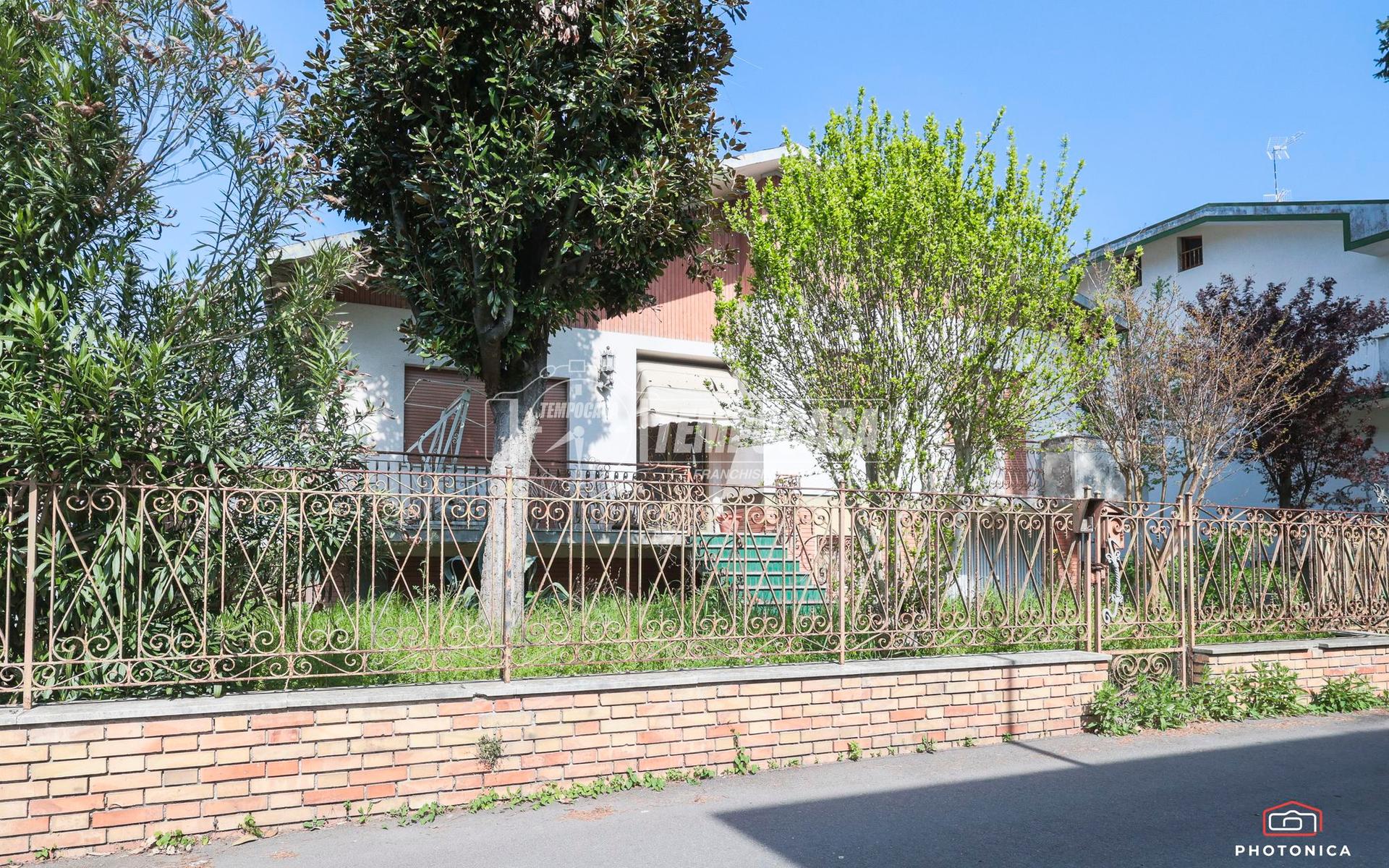 Casa indipendente in Viale Bardia, Riccione